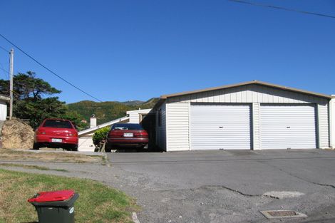 Photo of property in 56 Melbourne Road, Island Bay, Wellington, 6023