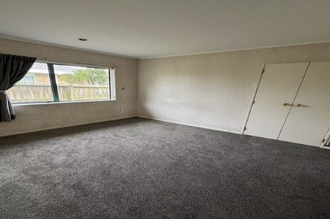 Photo of property in 2/15 Dunn Place, Farm Cove, Auckland, 2010