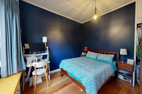 Photo of property in 11 Happy Valley Road, Owhiro Bay, Wellington, 6023