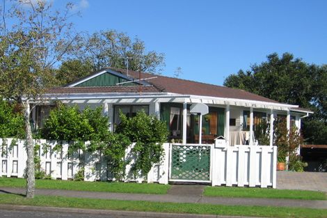 Photo of property in 63 Marendellas Drive, Bucklands Beach, Auckland, 2014