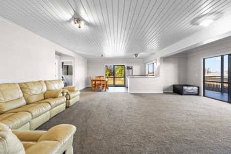 Photo of property in 19 Ingle Avenue, Waipahihi, Taupo, 3330