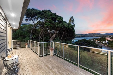 Photo of property in 42 Kiriwai Road, Paremata, Porirua, 5024