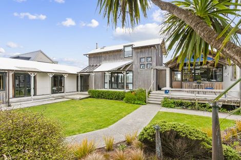 Photo of property in 5 Nuhaka Place, Paraparaumu Beach, Paraparaumu, 5032
