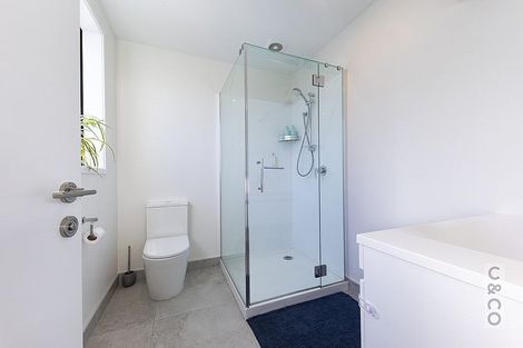 Photo of property in 37 Lumbarda Drive, Kumeu, 0810