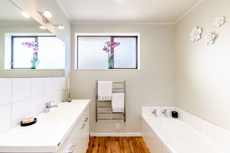 Photo of property in 50 Rimu Street, Waikanae, 5036