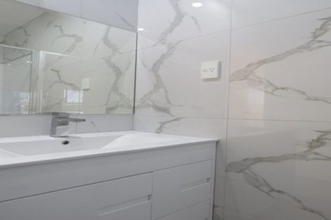 Photo of property in 393 West Coast Road, Glen Eden, Auckland, 0602