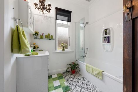 Photo of property in 29 Cambridge Terrace, Masterton, 5810