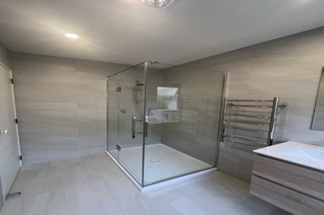 Photo of property in 2/71 Browns Bay Road, Browns Bay, Auckland, 0630