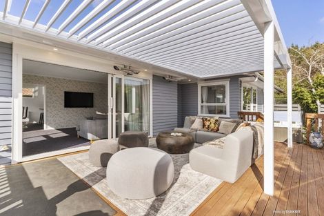 Photo of property in 49 Sunrise Boulevard, Tawa, Wellington, 5028