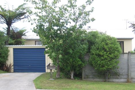 Photo of property in 1/18 Spencer Road, Pinehill, Auckland, 0632