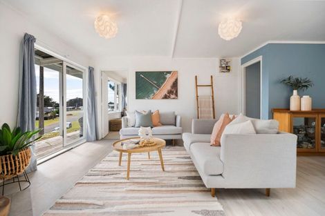 Photo of property in 8 Signal Street, Foxton Beach, Foxton, 4815