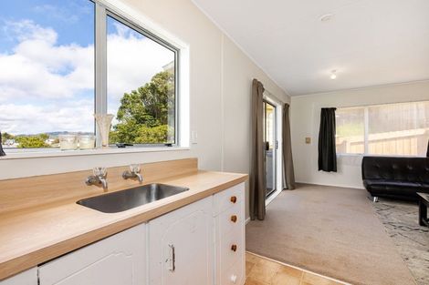 Photo of property in 17 Sombrero View, Ascot Park, Porirua, 5024