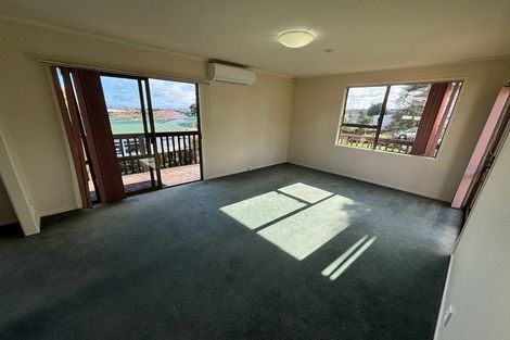 Photo of property in 3 Correa Court, Goodwood Heights, Auckland, 2105