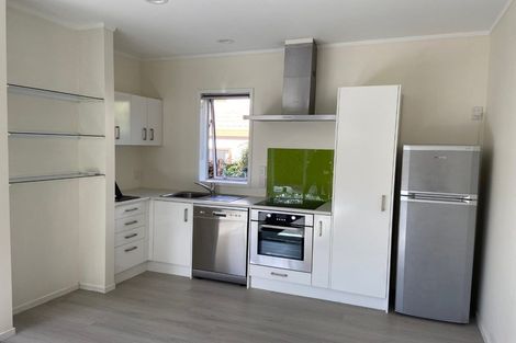 Photo of property in 28 Merriefield Avenue, Forrest Hill, Auckland, 0620