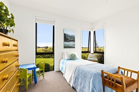 Photo of property in 16 Tamahunga Drive, Matakana, Warkworth, 0985