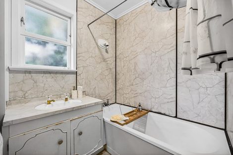 Photo of property in 49 Tiroroa Avenue, Te Atatu South, Auckland, 0610