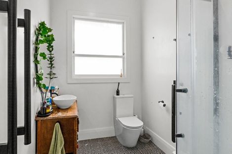 Photo of property in 1 Mcdonald Street, Napier South, Napier, 4110