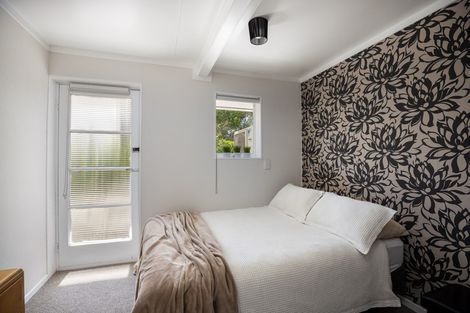 Photo of property in 15 Rawhiti Street, Vogeltown, New Plymouth, 4310