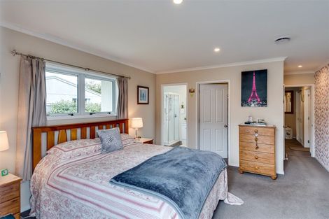 Photo of property in 1111b Karamu Road North, Mayfair, Hastings, 4122