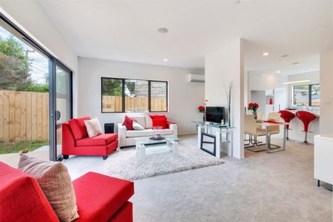 Photo of property in 5a Woodside Road, Massey, Auckland, 0614