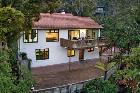 Photo of property in 23 Wood Bay Road, Titirangi, Auckland, 0604