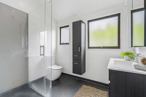 Photo of property in 6 Honnor Place, Hurdon, New Plymouth, 4310