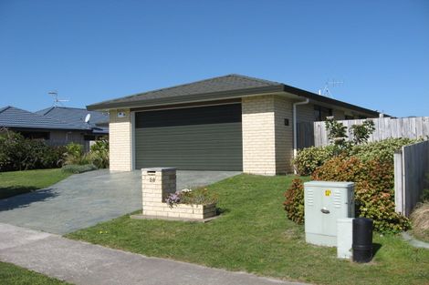 Photo of property in 28 Hadleigh Court, Paraparaumu, 5032