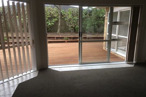Photo of property in 23 Simon Owen Place, Golflands, Auckland, 2013
