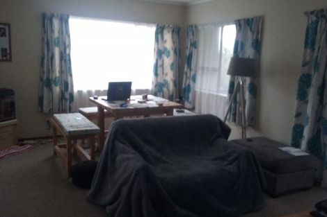 Photo of property in 2/83 Daffodil Street, Titirangi, Auckland, 0604