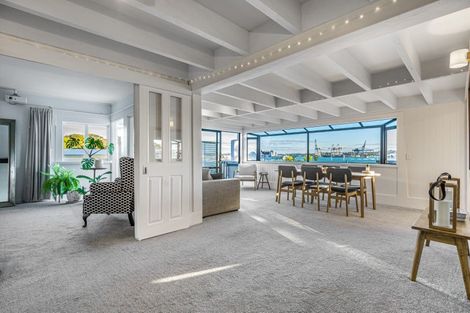 Photo of property in 5 Stanley Point Road, Stanley Point, Auckland, 0624