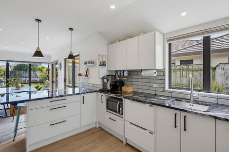 Photo of property in 166 Milne Drive, Paraparaumu, 5032