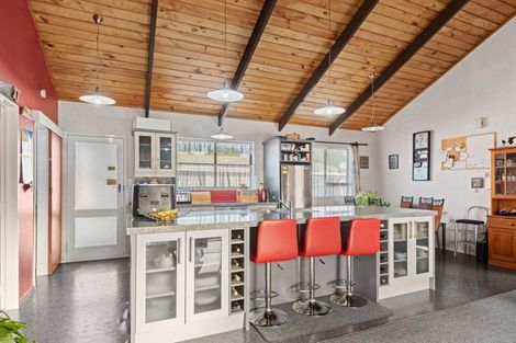 Photo of property in 1 Airedale Place, Waitara, 4320