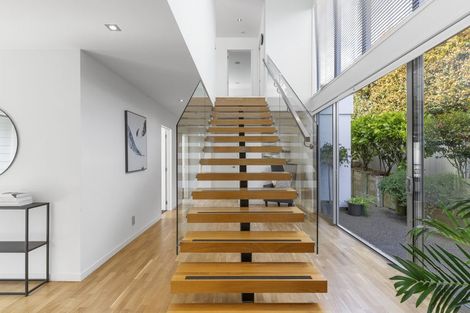 Photo of property in 38 Takutai Avenue, Bucklands Beach, Auckland, 2012