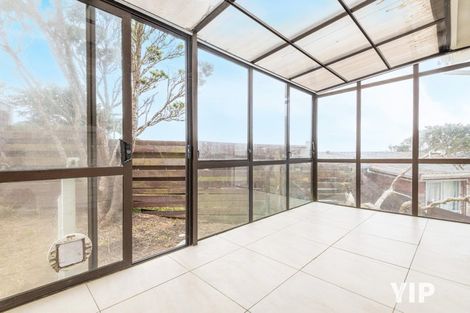 Photo of property in 10 Edgecombe Street, Newlands, Wellington, 6037