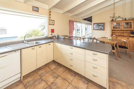 Photo of property in 4 Kapiti Terrace, Castlecliff, Whanganui, 4501