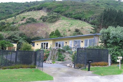 Photo of property in 37 Tui Crescent, Waikanae, 5036