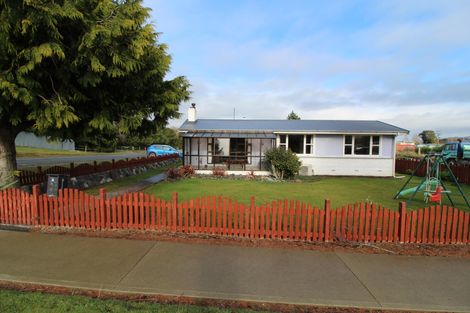 Photo of property in 18 Helena Street, Lumsden, 9730