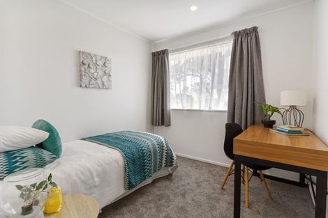 Photo of property in 1/38 Ballater Place, Highland Park, Auckland, 2010