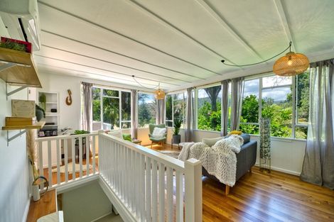 Photo of property in 16 Sylvan Glade, Piha, New Lynn, 0772