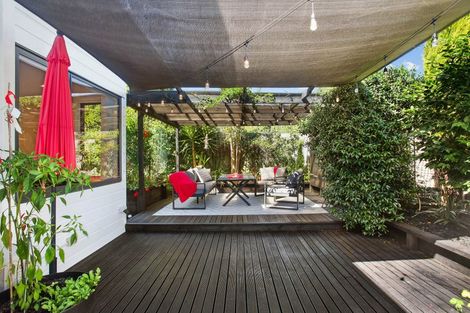 Photo of property in 2/58 Drake Street, Howick, Auckland, 2014