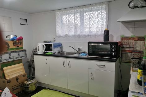 Photo of property in 30 La Trobe Street, Pakuranga Heights, Auckland, 2010