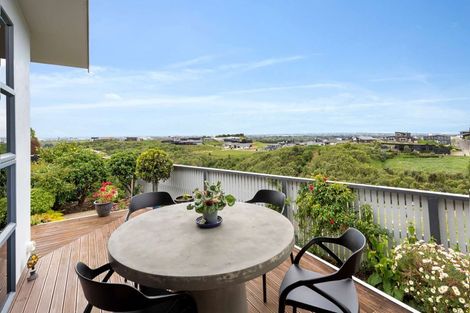 Photo of property in 107 Ruapehu Drive, Fitzherbert, Palmerston North, 4410