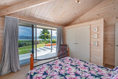 Photo of property in 132 Harbour Drive, Matarangi, Whitianga, 3592