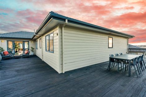 Photo of property in 78 San Valentino Drive, Henderson, Auckland, 0612