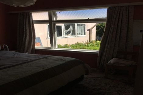 Photo of property in 74 Hargest Crescent, Saint Clair, Dunedin, 9012