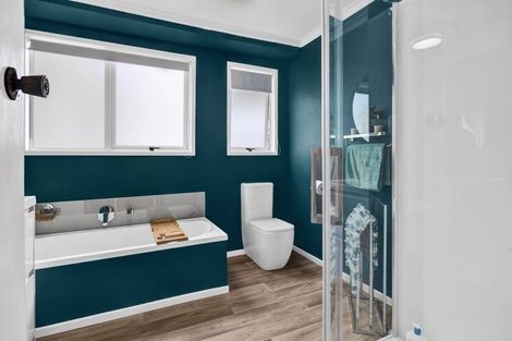 Photo of property in 14 Kowhai Street, Inglewood, 4330