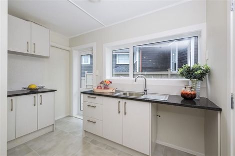 Photo of property in 5 Bellcroft Place, Belmont, Auckland, 0622