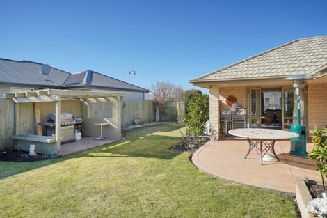 Photo of property in 13 Yellowlees Drive, Kaiapoi, 7630