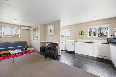 Photo of property in 32 Arthur Road, Paraite, New Plymouth, 4373