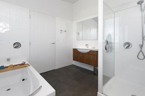 Photo of property in 3 Portland Place, Shiel Hill, Dunedin, 9013